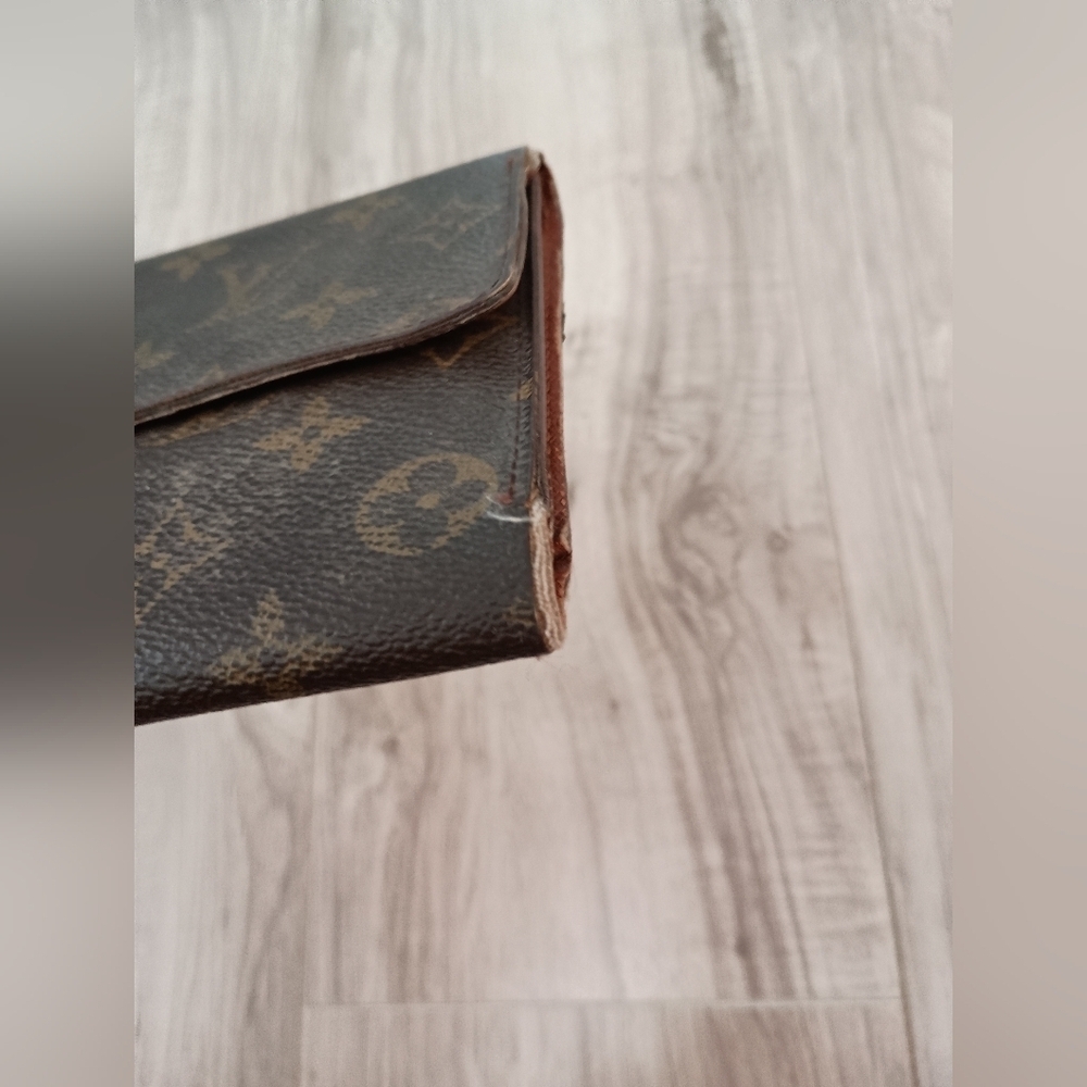 Louis Vuitton Monogram Pochette Passport Trifold Wallet - Picture 3 of 16